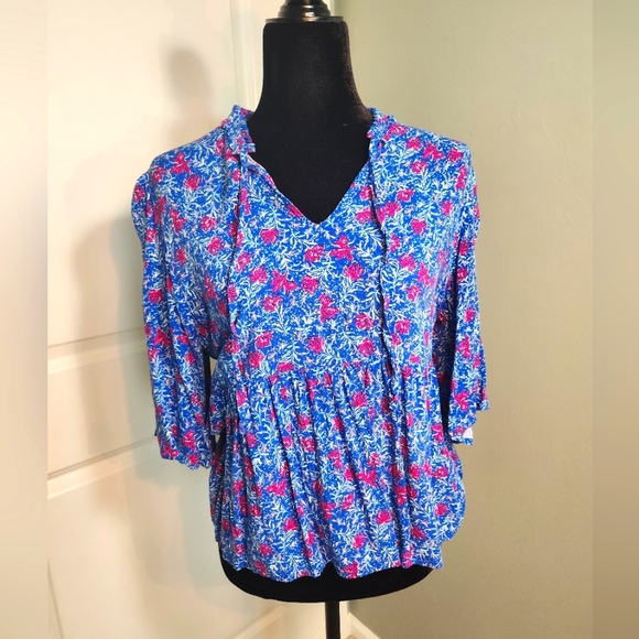 Peace & Pearls Tops - Floral Blue and Pink Women's Top